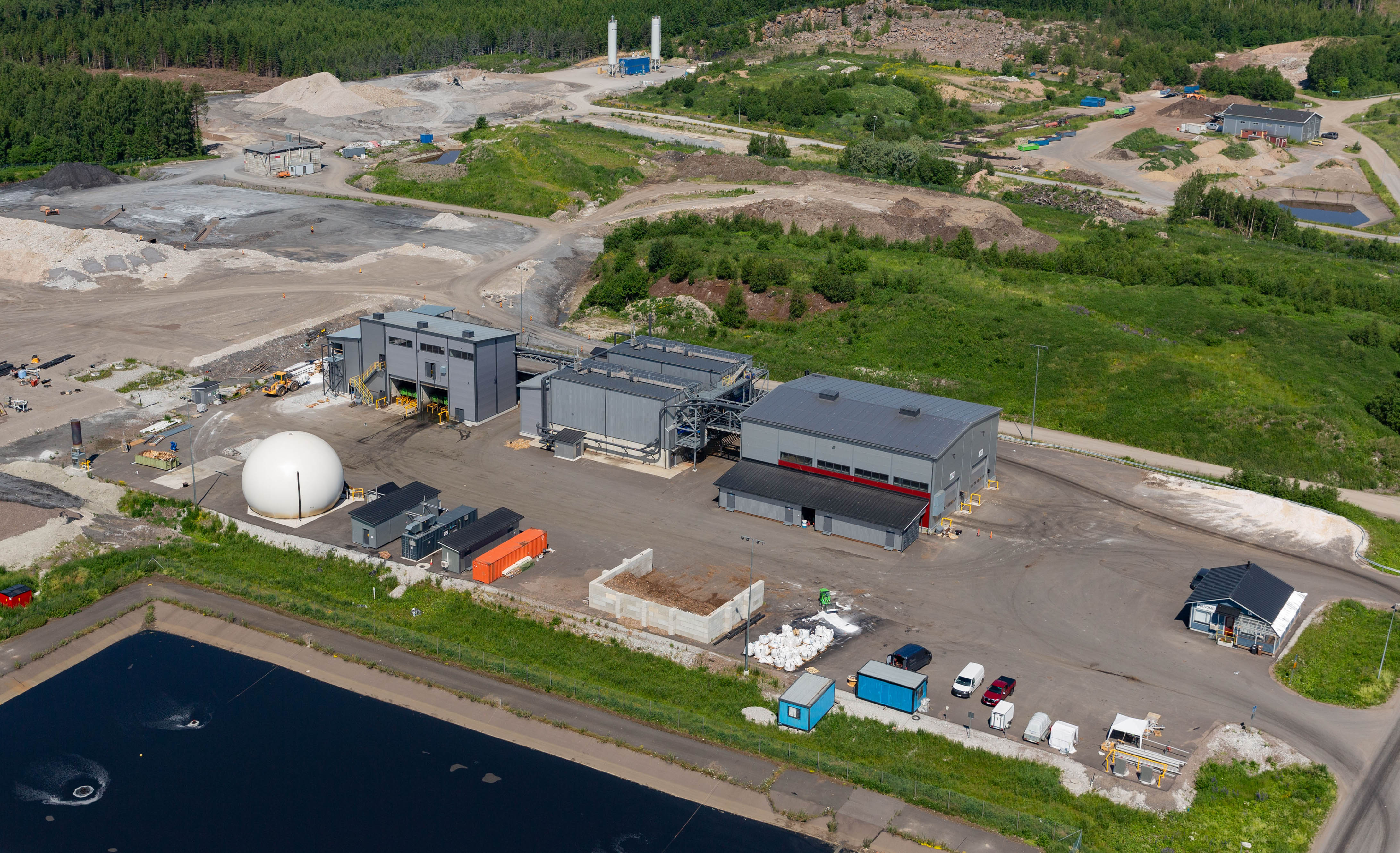 Kukkuroinmäki biogas plant photographed from the air.